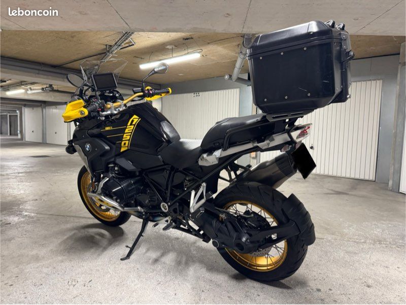 BMW R1250GS 40ème anniversaire Akra full titane Motos