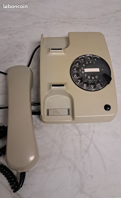 Téléphone allemand Siemens à cadran Années 1980 (image 8)