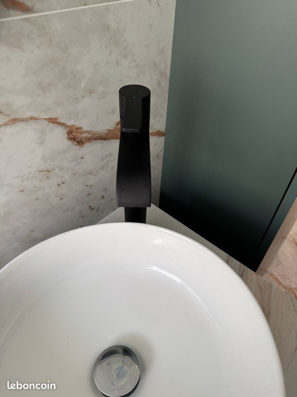 Robinet De Salle De Bain Cascade – Occasion, Solide – Modèle Générique