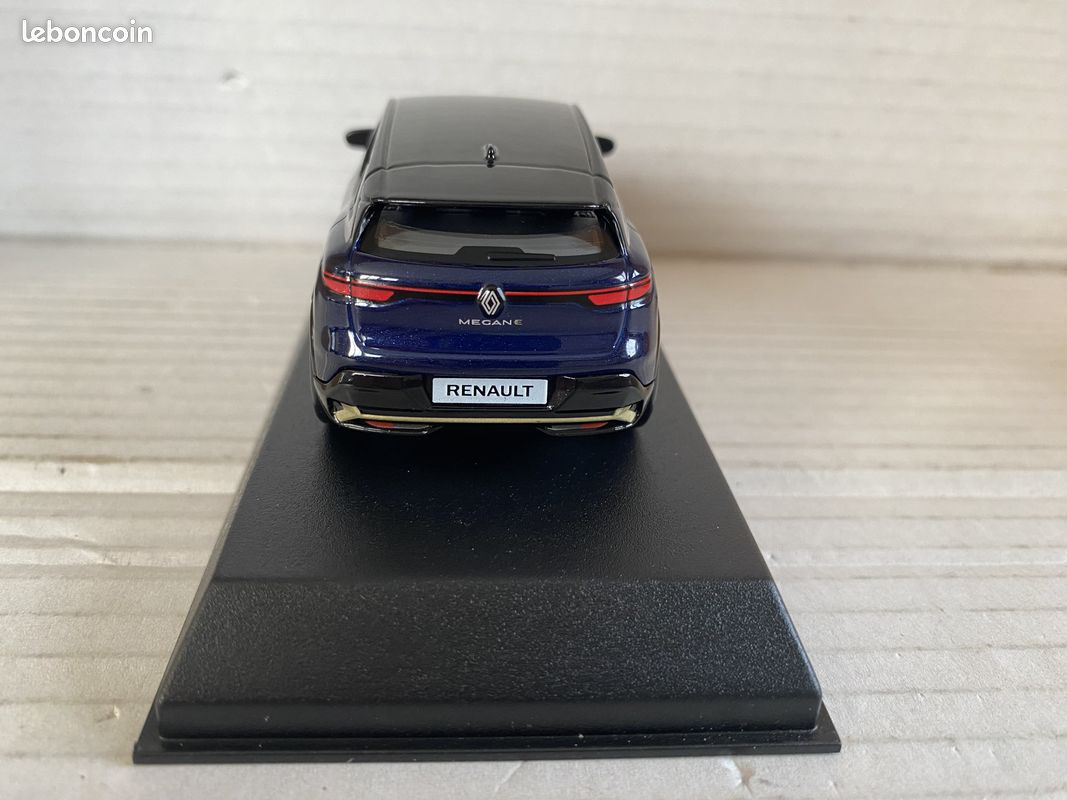 Norev - RENAULT MEGANE 2020 grs foncé métallsé réf. 517667 Neuf NBO 1