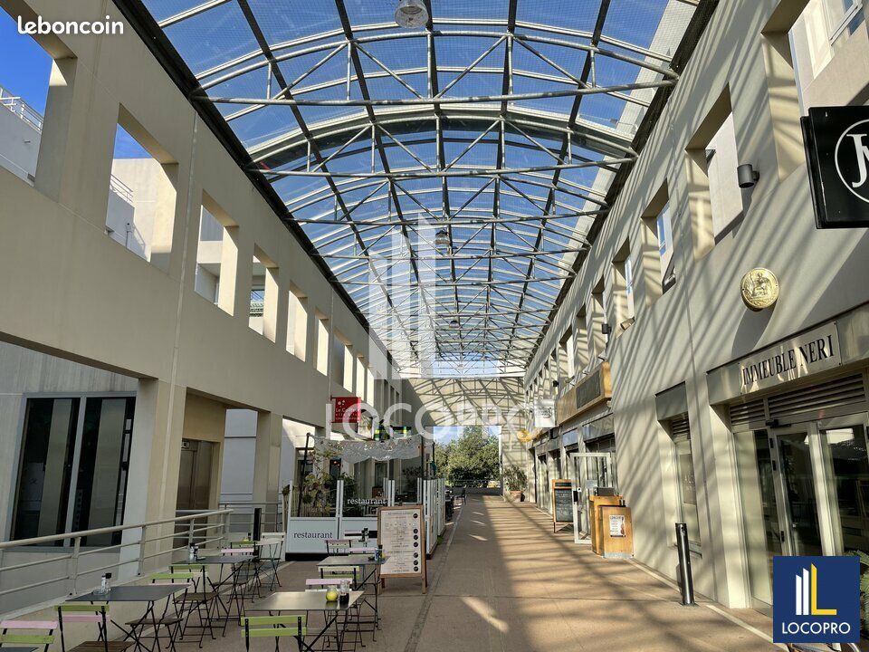 Local commercial 253 m² (image 2)