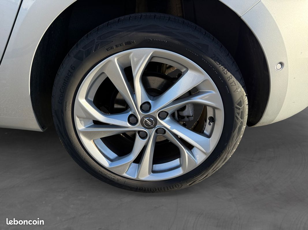 OPEL ASTRA 1.4i Turbo 145 CVT Ultimate / Caméra / CarPlay / Entretien Opel (image 18)