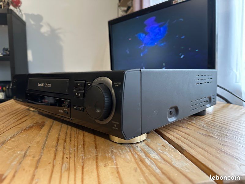 Magnétoscope JVC HR-S800MS VHS / S-VHS - PAL / SECAM - Sans Télécommande