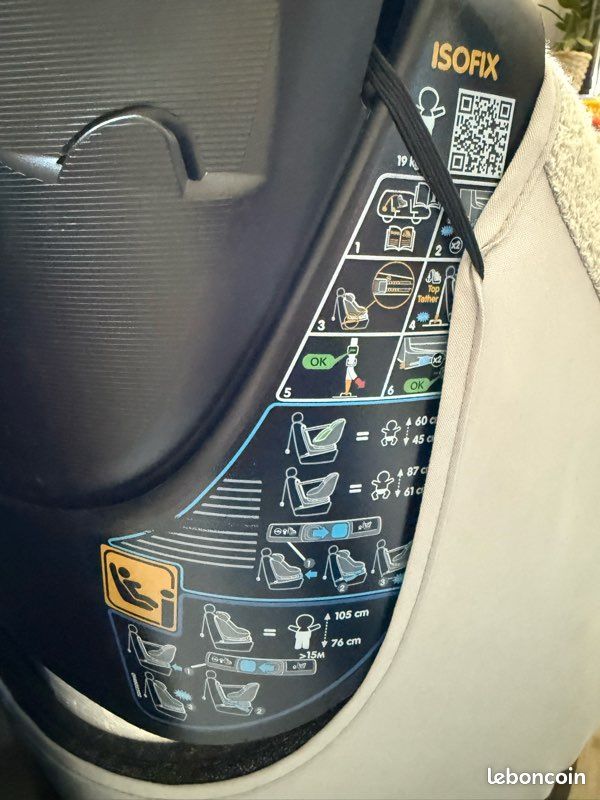 Siège auto Axissfix plus Bebeconfort avec housse de protection (image 9)