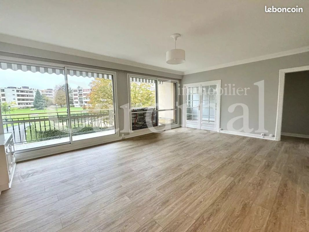 Appartement 5 pièces 106 m² · à Noisy-le-Roi · 106 m² · 2 049 €/mois