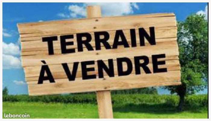 Terrain a bâtir de 700 m² AUBIGNAN