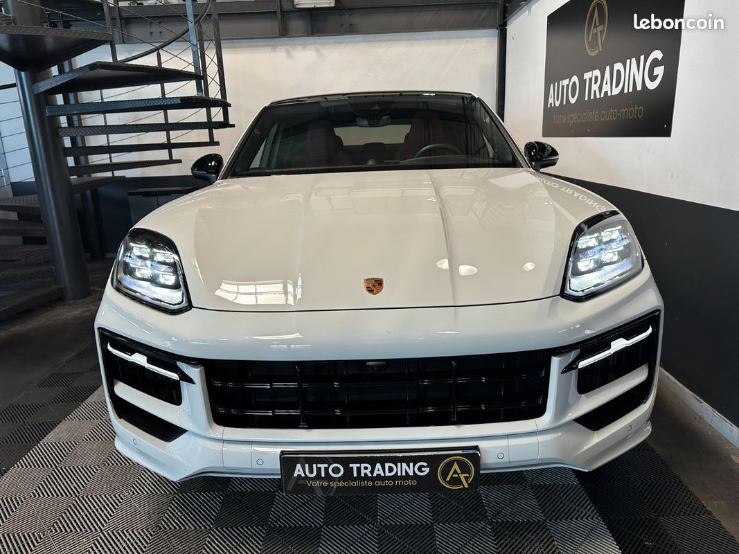 PORSCHE CAYENNE COUPE S E-Hybrid 3.0 V6 520 ch BVA - etat neuf - francais - dispo de suite - 07/2025 - Garantie - Interieu (image 2)