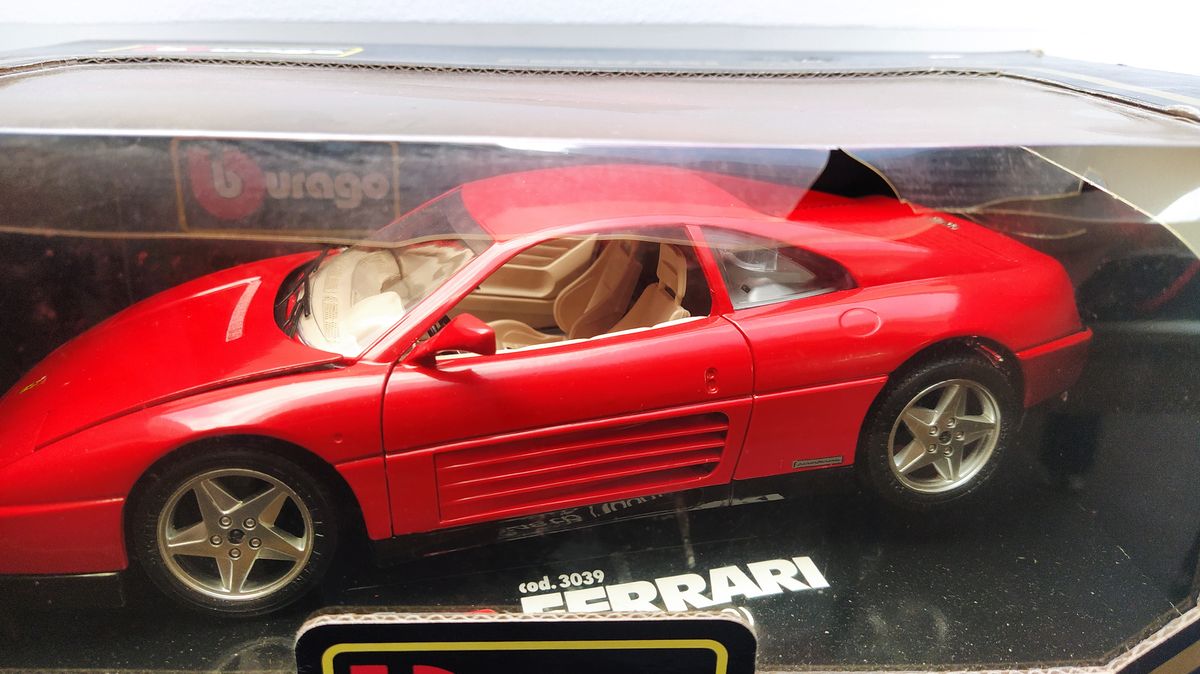 Ferrari 348 tb (1989) Burago 1/18ème - Modélisme