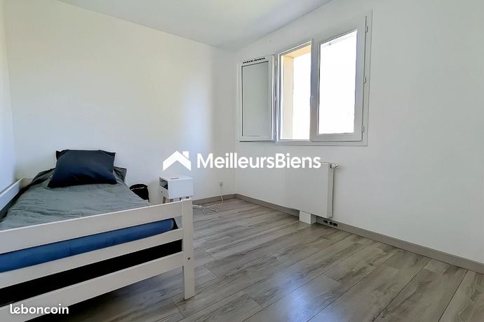 https://img.leboncoin.fr/api/v1/lbcpb1/images/a3/3f/82/a33f82898318226a4f69b3b72301d689b5247dd5.jpg?rule=ad-image