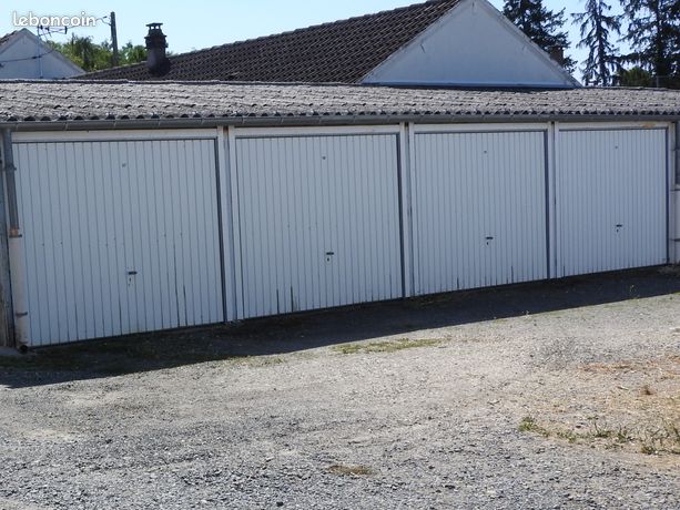 Garage à Louer