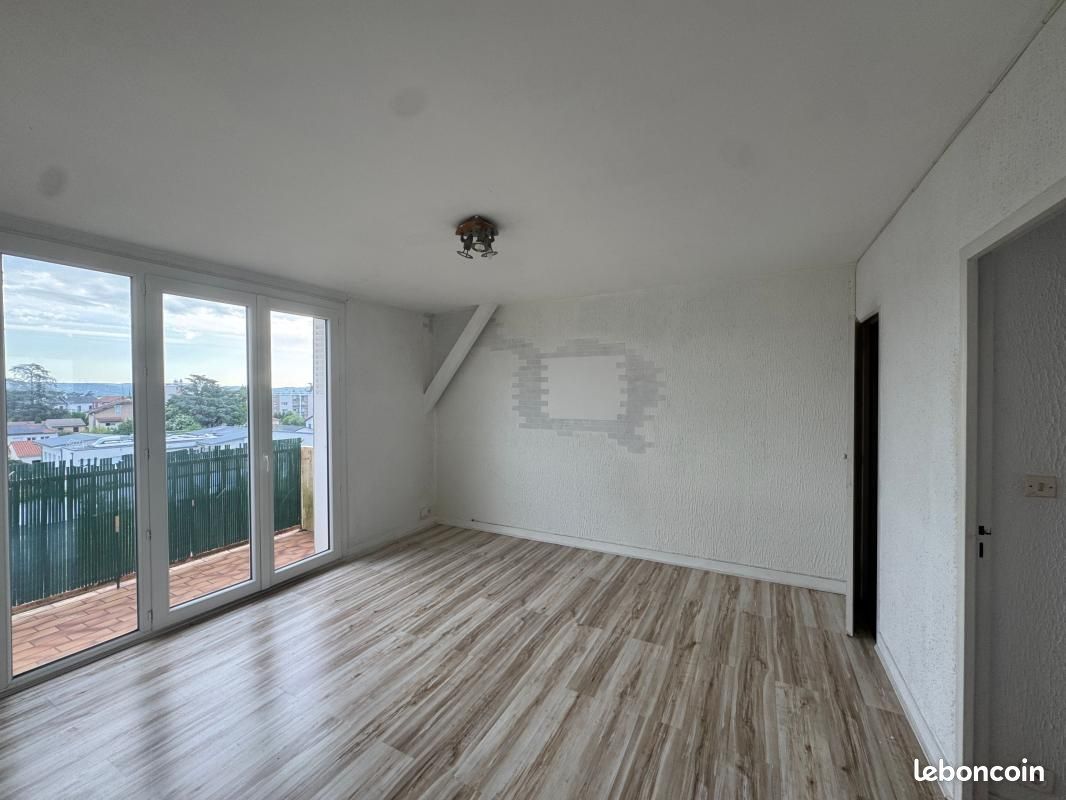 Appartement 3 pièces 57 m² · à Romans-sur-Isère · 57 m² · 80 000 €
