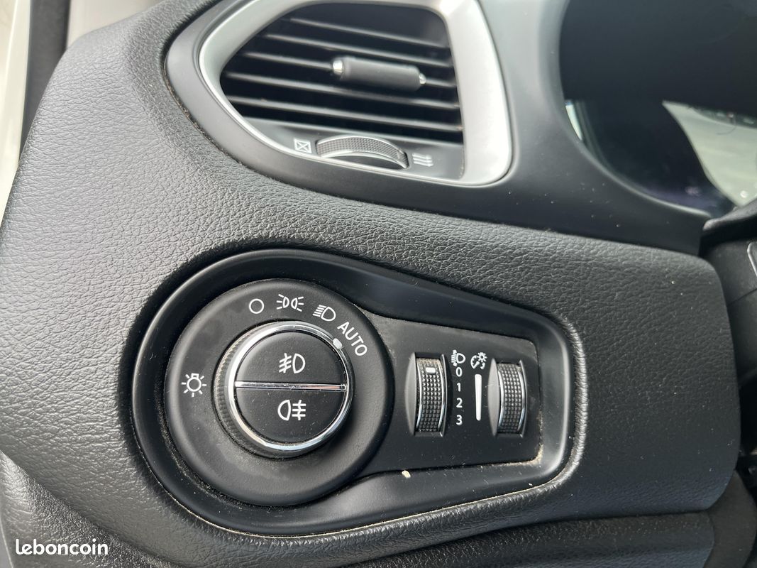 JEEP Renegade 1.6 I MultiJet S&S 120 ch Limited (image 14)