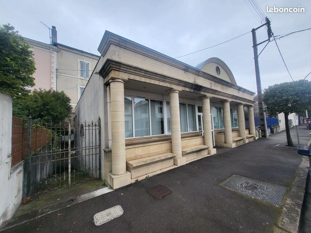 Local commercial 495 m² · à Dax · 495 m² · 945 000 €