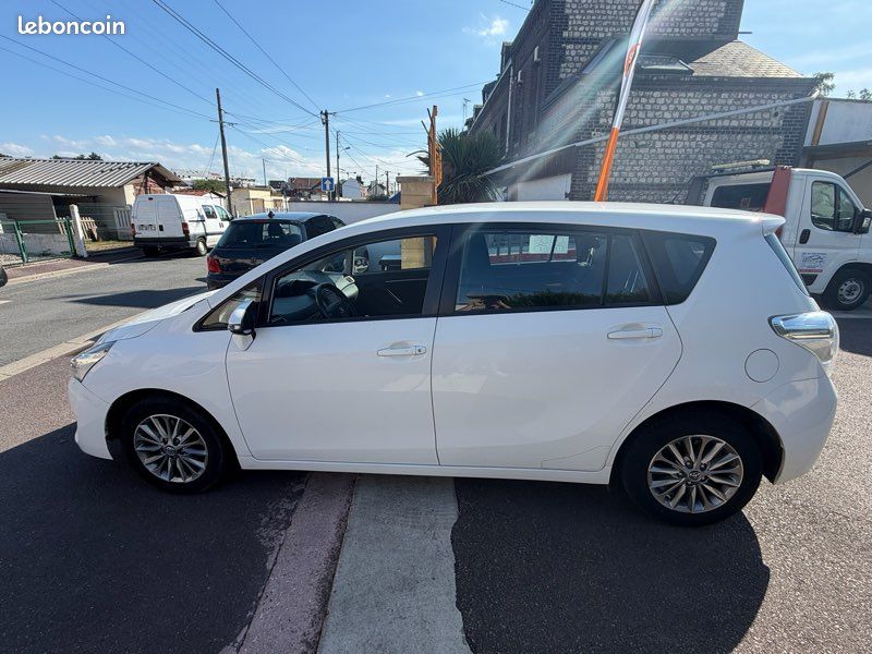 Toyota Verso Monospace 1.6 D-4D 112CV Phase 2 CT OK 162000KM garantie 6 mois (image 5)