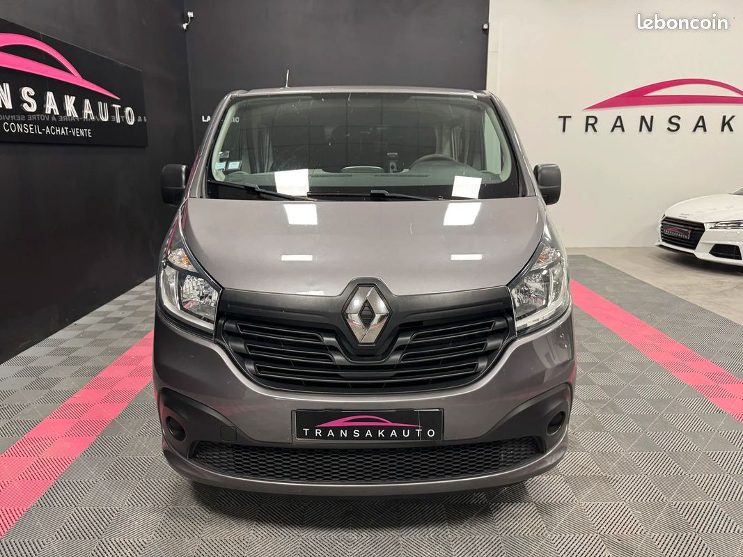 Renault TRAFIC 6 PLACES 140CH + Moteur à Chaine + Entretien OK (image 8)