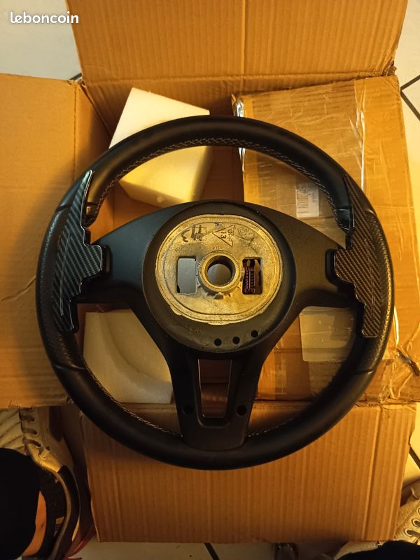 Volant jamais servi Mercedes W176 W177 GLA / classe A style AMG / palettes (image 3)
