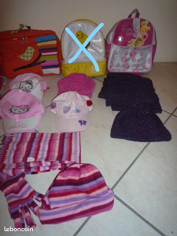 Lot sac,cartable,casquette,bonnet,écharpe,gant (image 5)