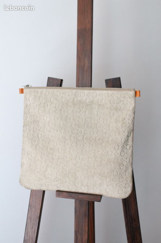 Céline pochette en daim motif Triomphe gris / camel (image 1)