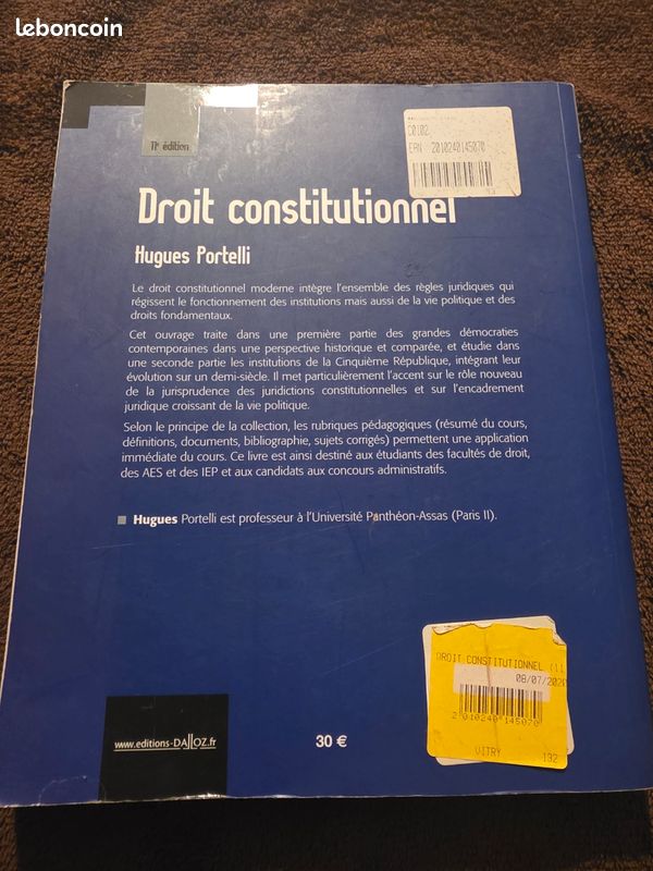 Droit constitutionnel vue de dos — LBC AT'Brocante Troyes