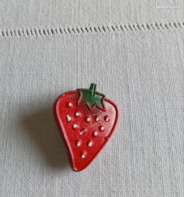 Broche vintage fraise, années 80 90 (image 3)