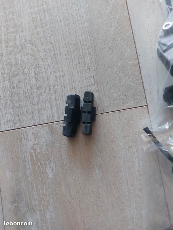 2 Crayons yeux Dior neufs jamais utilisés (Neu (gemäss Beschreibung