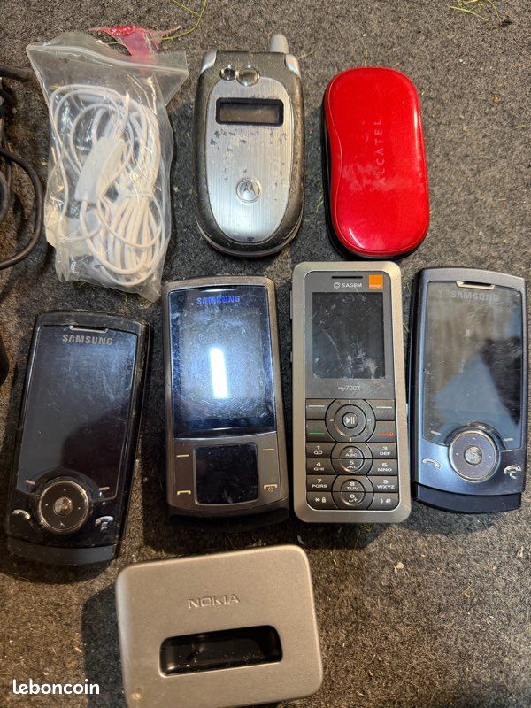 Lots de vieux telephone (image 2)