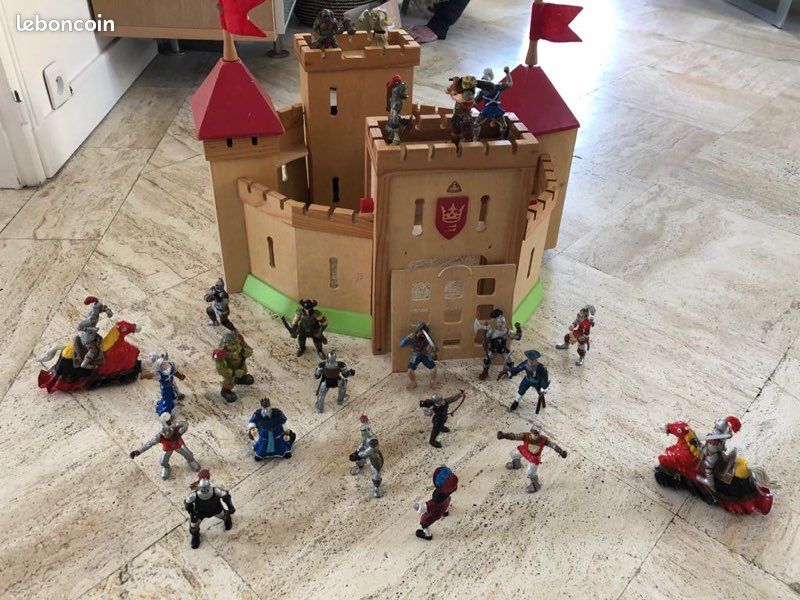 Jeu chateau en bois et figurines soldats (image 3)