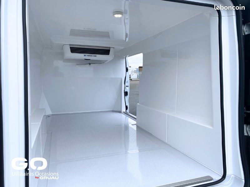 Renault Trafic véhicule réfrigéré isotherme 4.4m³ (FRAX) L2H1 2.0 dCi 130ch (Diesel) BVM - Confort - Fourgon frigo occasion by Gruau - à partir de 845/mois (image 12)