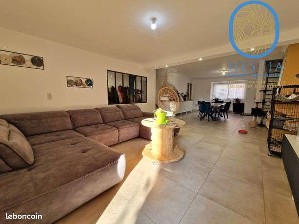 Maison 7 pièces 235 m²