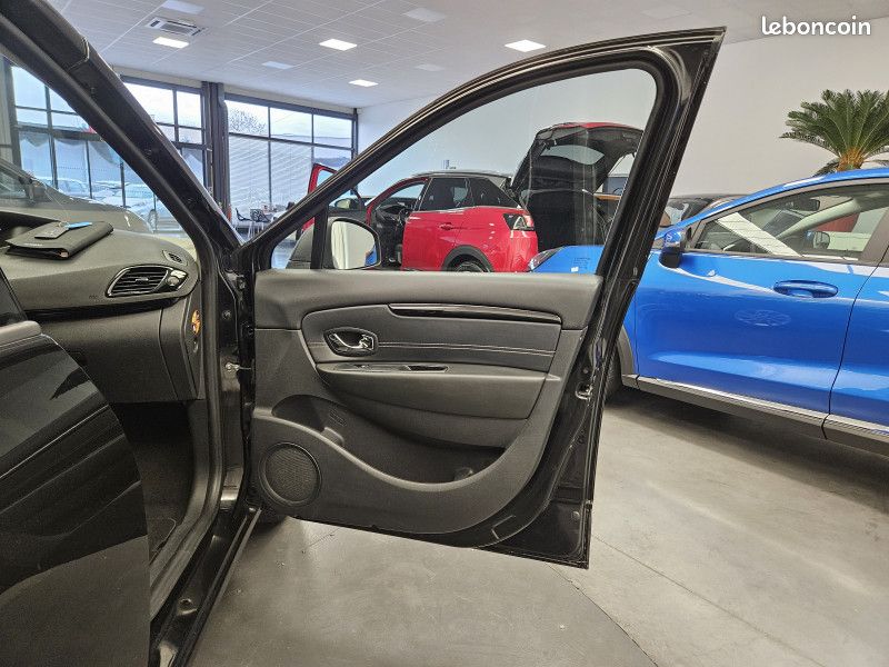 Renault SCENIC III Scénic III 1.6 dci 130 ch / GPS / Radar / Écran / Régulateur / (image 25)
