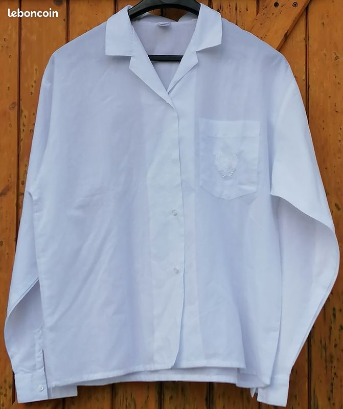 CHEMISIER - 42 - 44 - BLANC - POCHE BRODE - LETTRE - J - a (image 1)