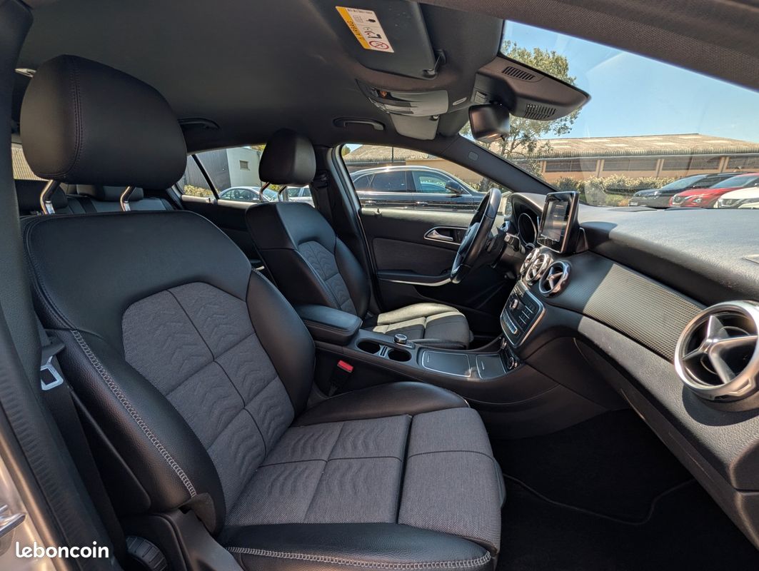 MERCEDES-BENZ CLASSE GLA 1.6 180 7-G DCT INSPIRATION 120CH - RADAR AV/Ar (image 6)