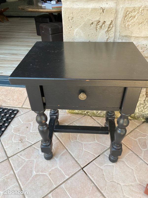 Table de chevet (image 1)