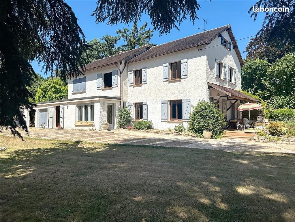 Maison 7 pièces 220 m² · à Saint-Hilarion · 220 m² · 513 000 €