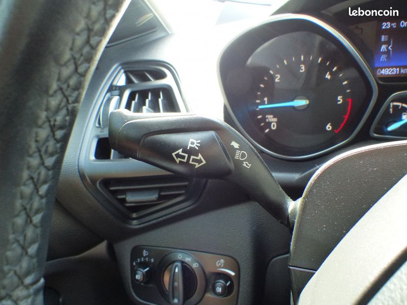 Ford KUGA 1.5 TDCI 120CH STOP&START TREND BUSINESS 4X2 POWERSHIFT (image 33)