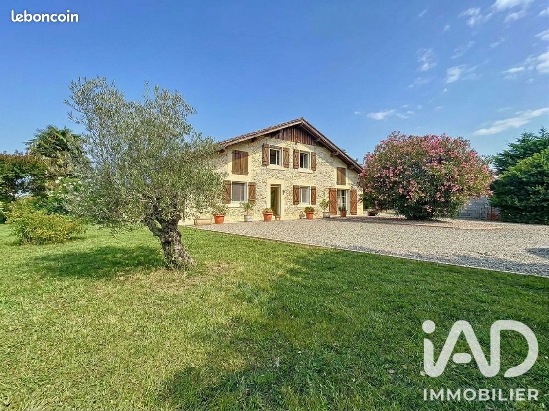 Maison 8 pièces 225 m² · à Saint-Sever · 225 m² · 529 000 €