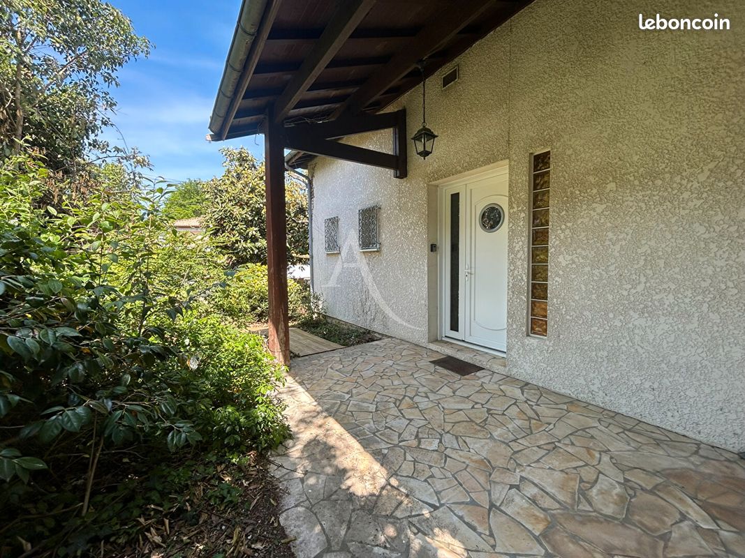 Maison 10 pièces 172 m² · à Saint-Médard-en-Jalles · 172 m² · 439 500 €