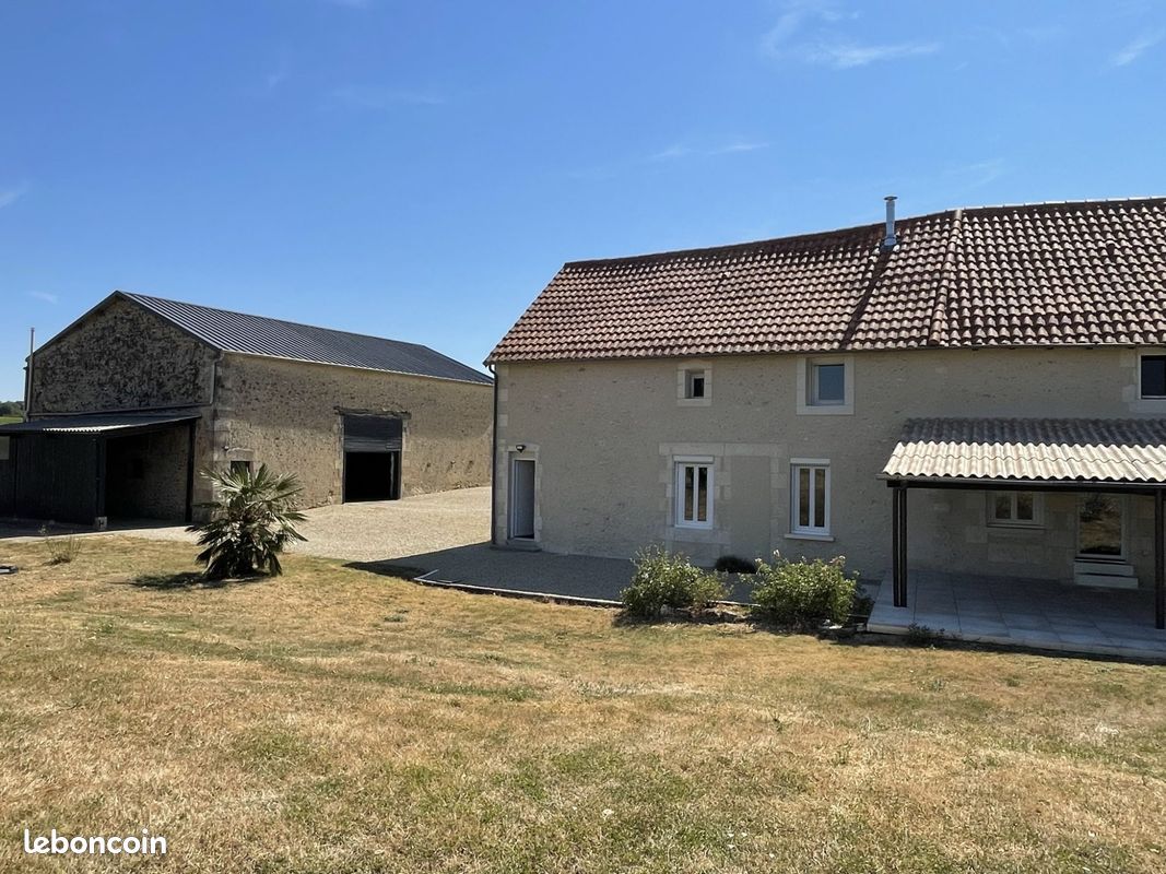 Maison 8 pièces 220 m² · à Paizay-le-Sec · 220 m² · 259 000 €