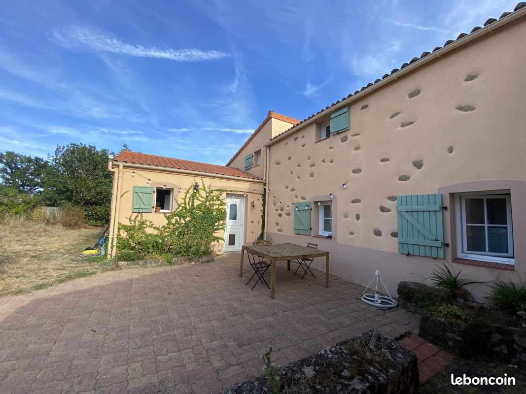 Maison 8 pièces 217 m² · à Gétigné · 217 m² · 298 000 €