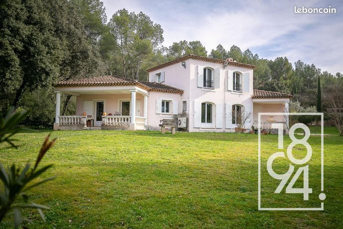 Villa 5 pièces 160 m²