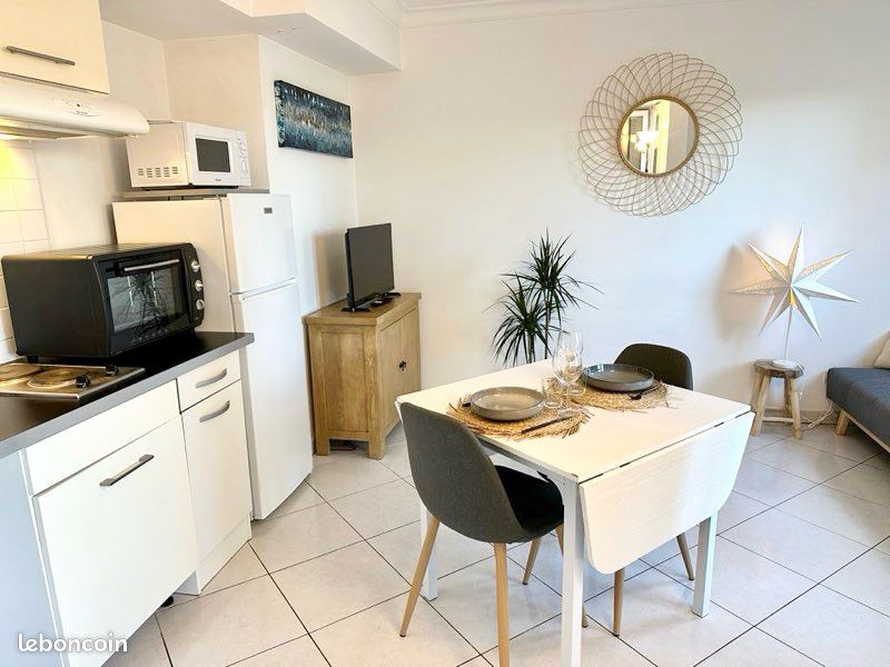 Parking 35 m² · à Antibes · 35 m² · 950 €/mois