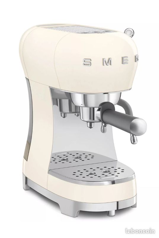 Cafetière SMEG Crème (image 1)