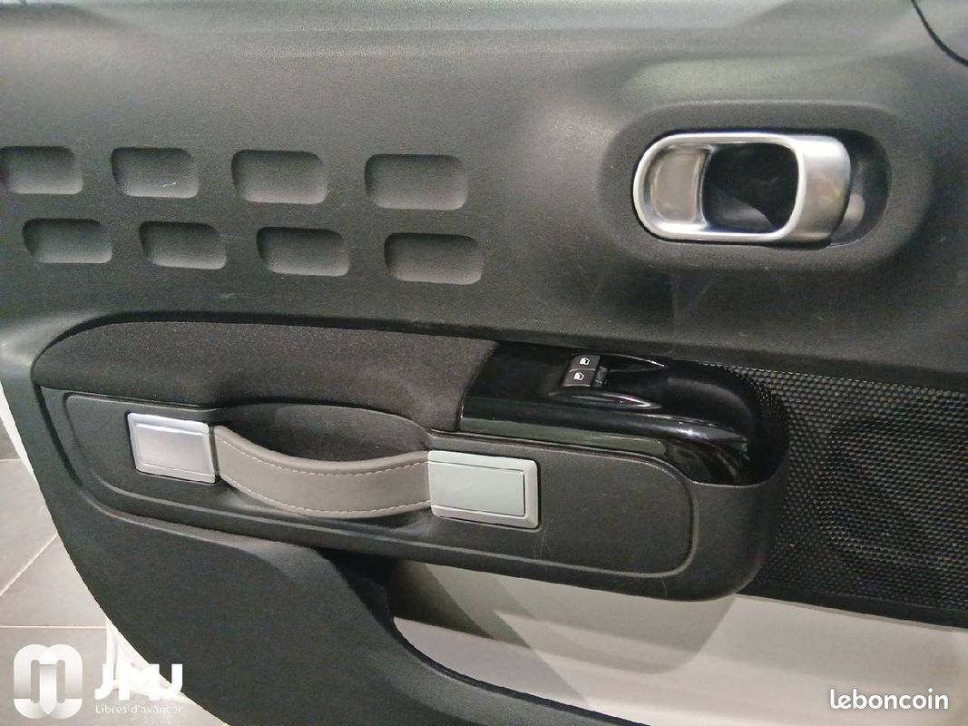 CITROEN C3 PureTech 83 S&S BVM5 Feel Business (image 20)