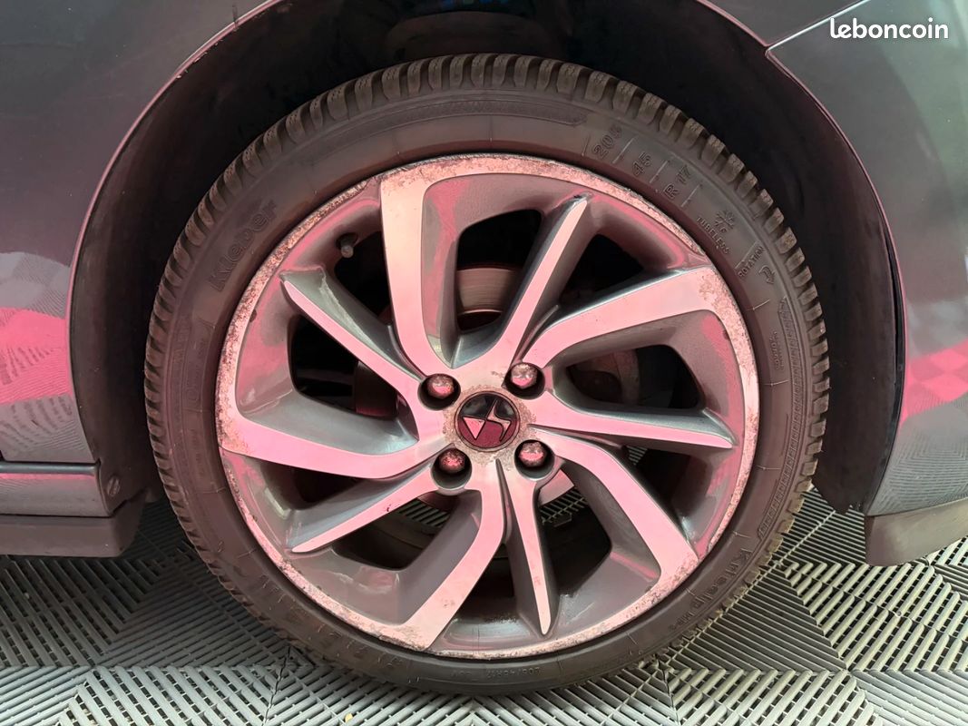 DS DS 3 BlueHDi 120 S&S BVM6 So Irrésistible EDITION INES DE LA FRESSANGE (image 11)