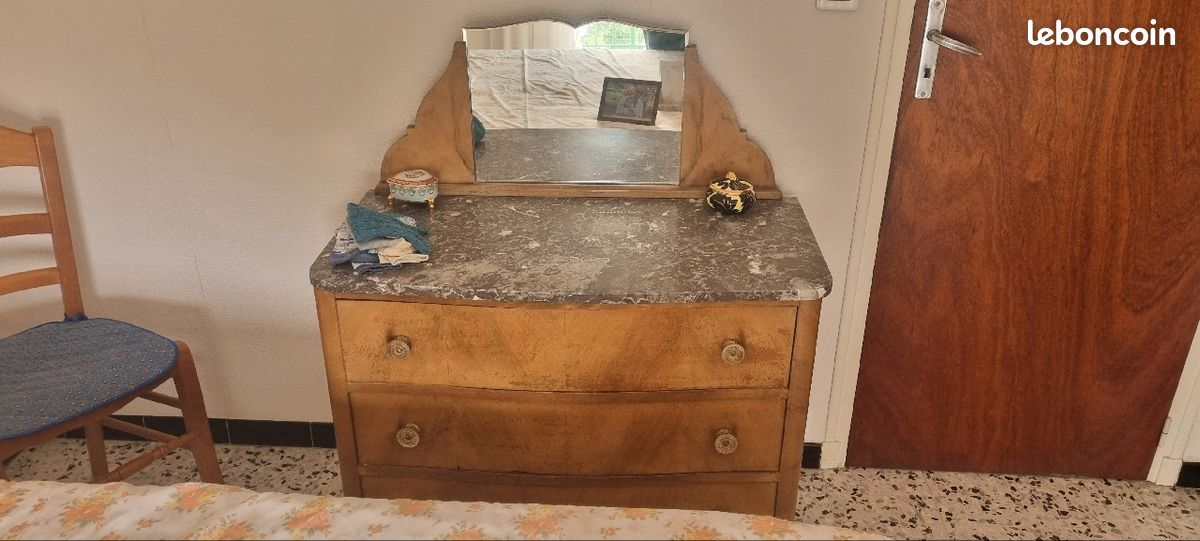 Commode (image 2)