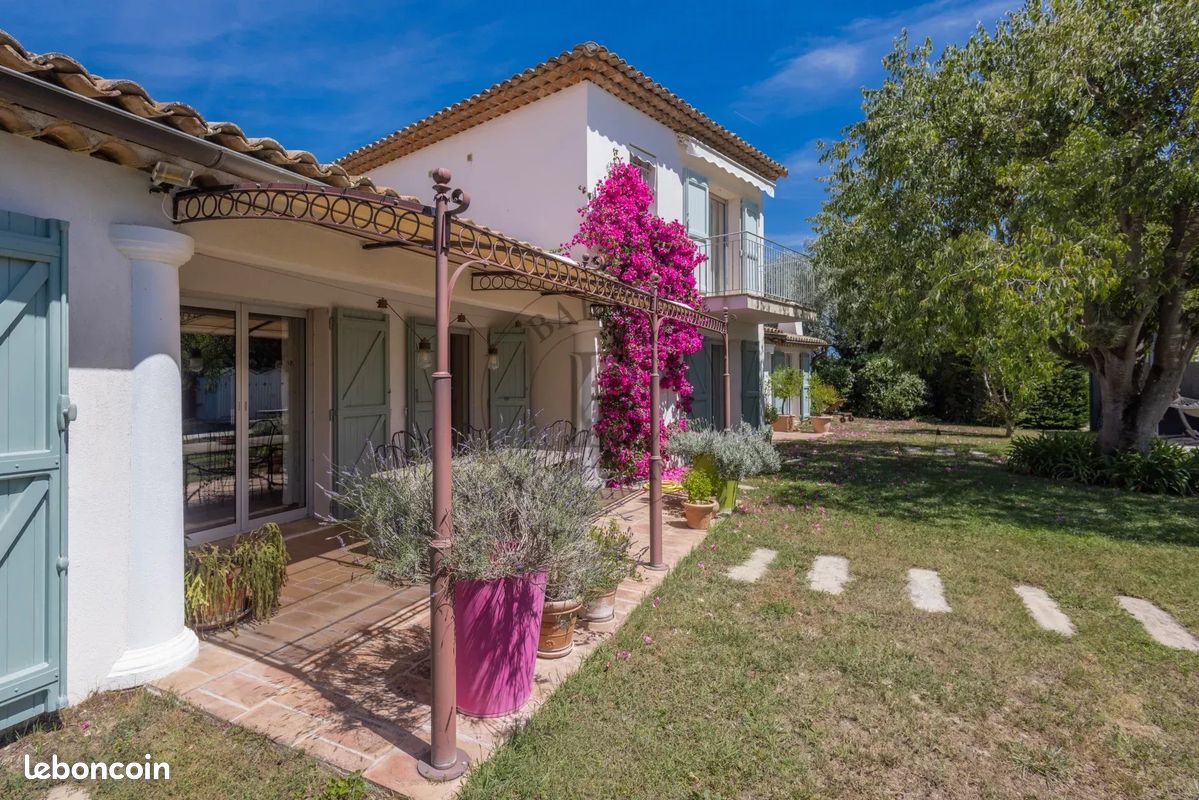 Maison 5 pièces 240 m² · à Mougins · 240 m² · 2 100 000 €