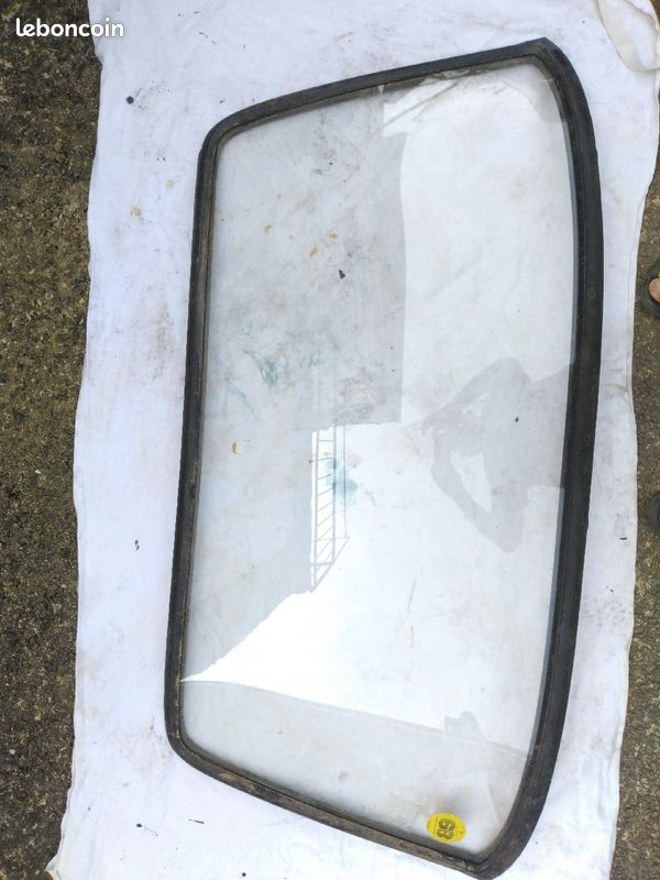 Pare brise voiture ancienne (image 1)