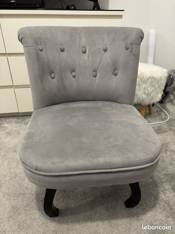 Fauteuil gris (image 1)