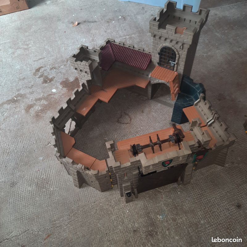 Chateau playmobil des Faucons (image 1)