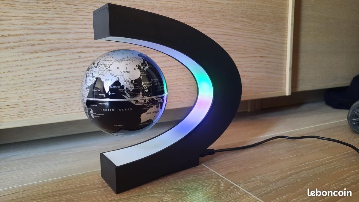 Globe terrestre magnétique lumineux (image 1)